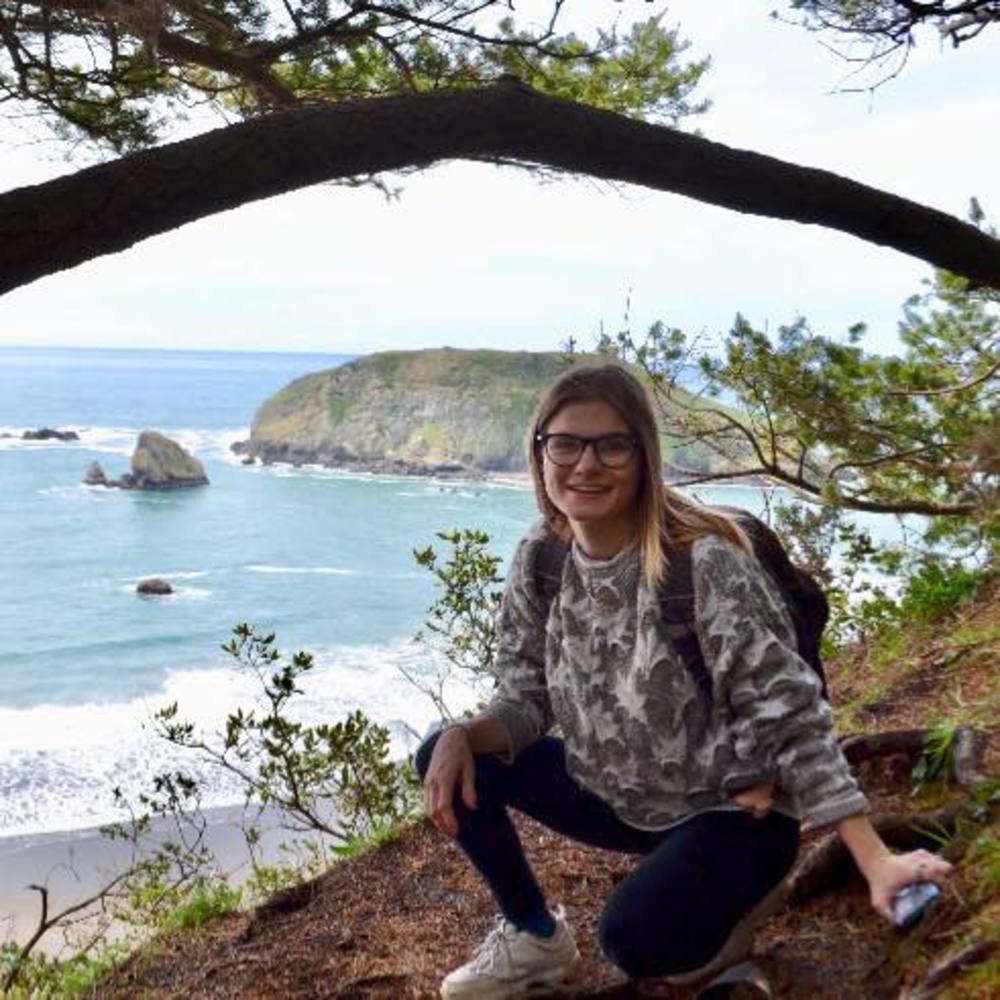 Meet your Posher, Abbi